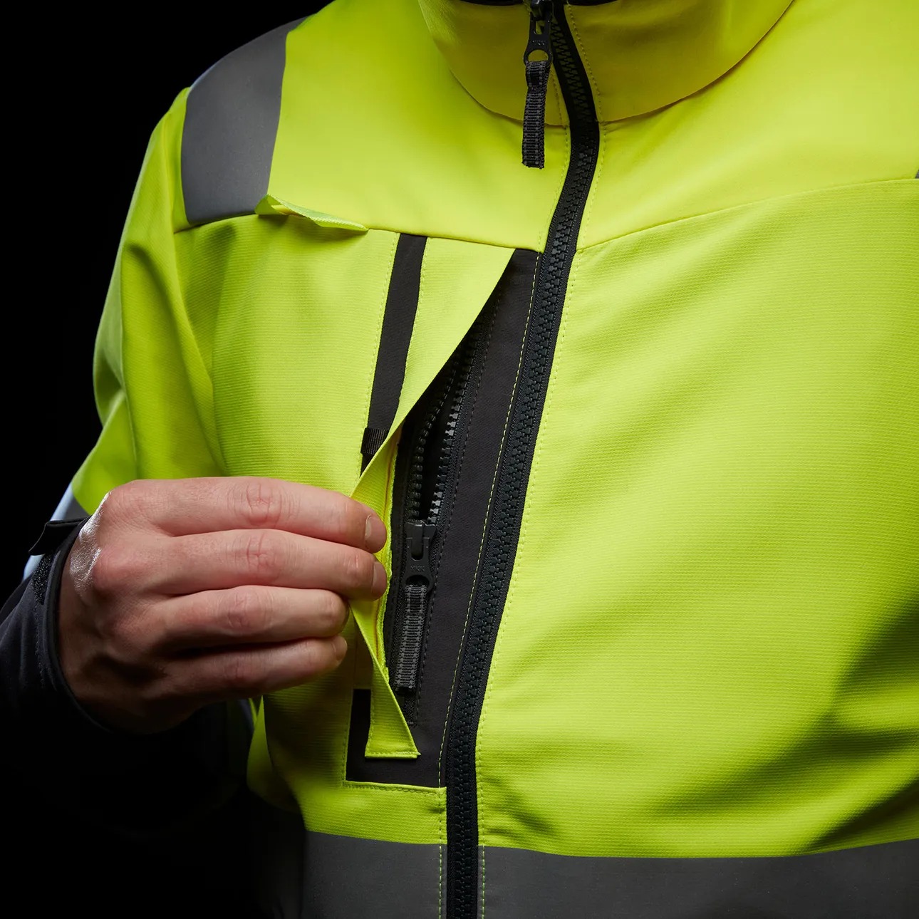 Chamarra Softshell Impermeable Alta Visibilidad Uso Rudo Trabajo Helly Hansen - Imagen 7